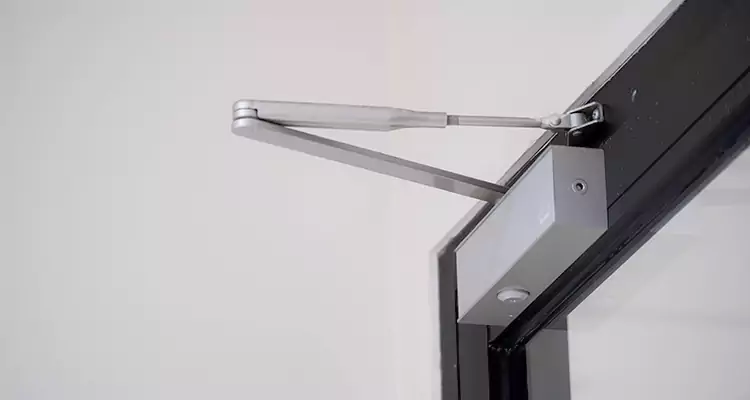 Screen Door Closer Repair in Four Corners, FL