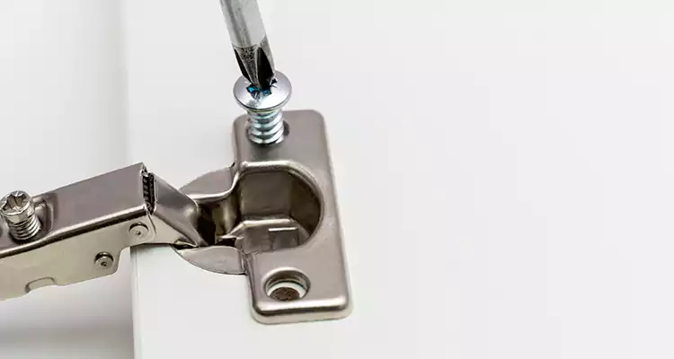 Screen Door Hinge Repair in Four Corners, FL