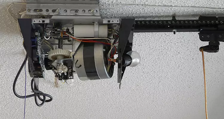 Emergency Garage Door Opener Repair in Four Corners, FL