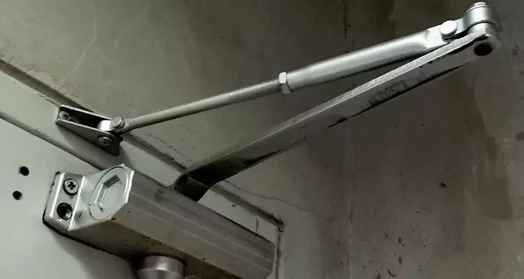 Door Closer Oil Leak Repair in Four Corners, FL