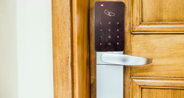 Keyless Hotel Door Locks Repair in Four Corners, FL