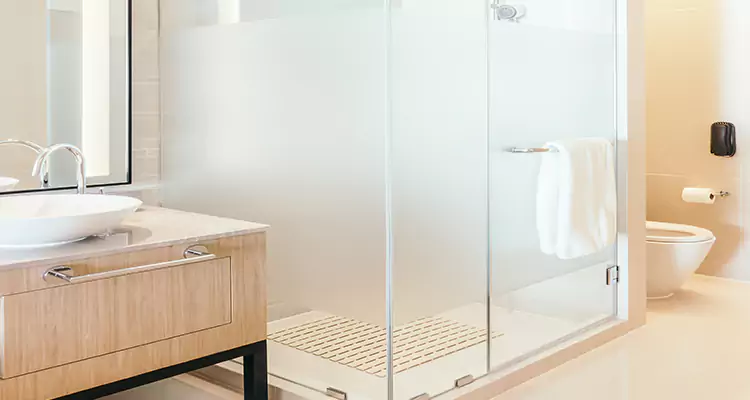 Expert Shower Door Fix and Repair in Four Corners, FL