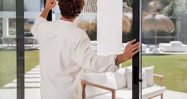 Sliding Screen Door Maintenance for Closing Issues in Four Corners, FL