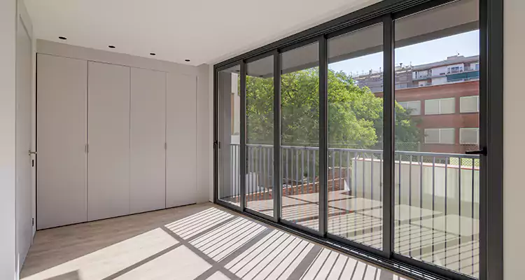 Fix Sliding Screen Door Track in Four Corners, FL